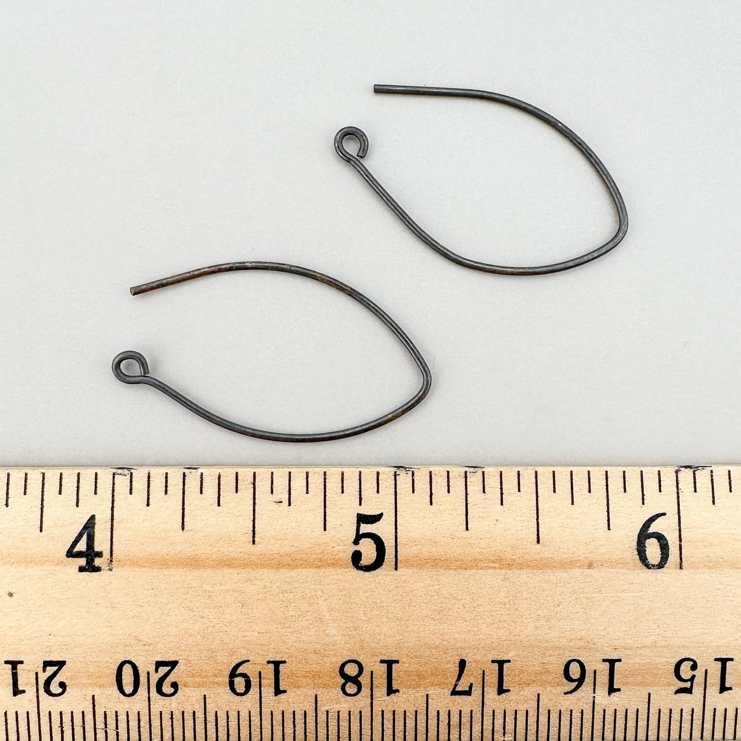 28x13mm Oval Pointed Earwire - Oxidized Brass (2 pcs/M1068)