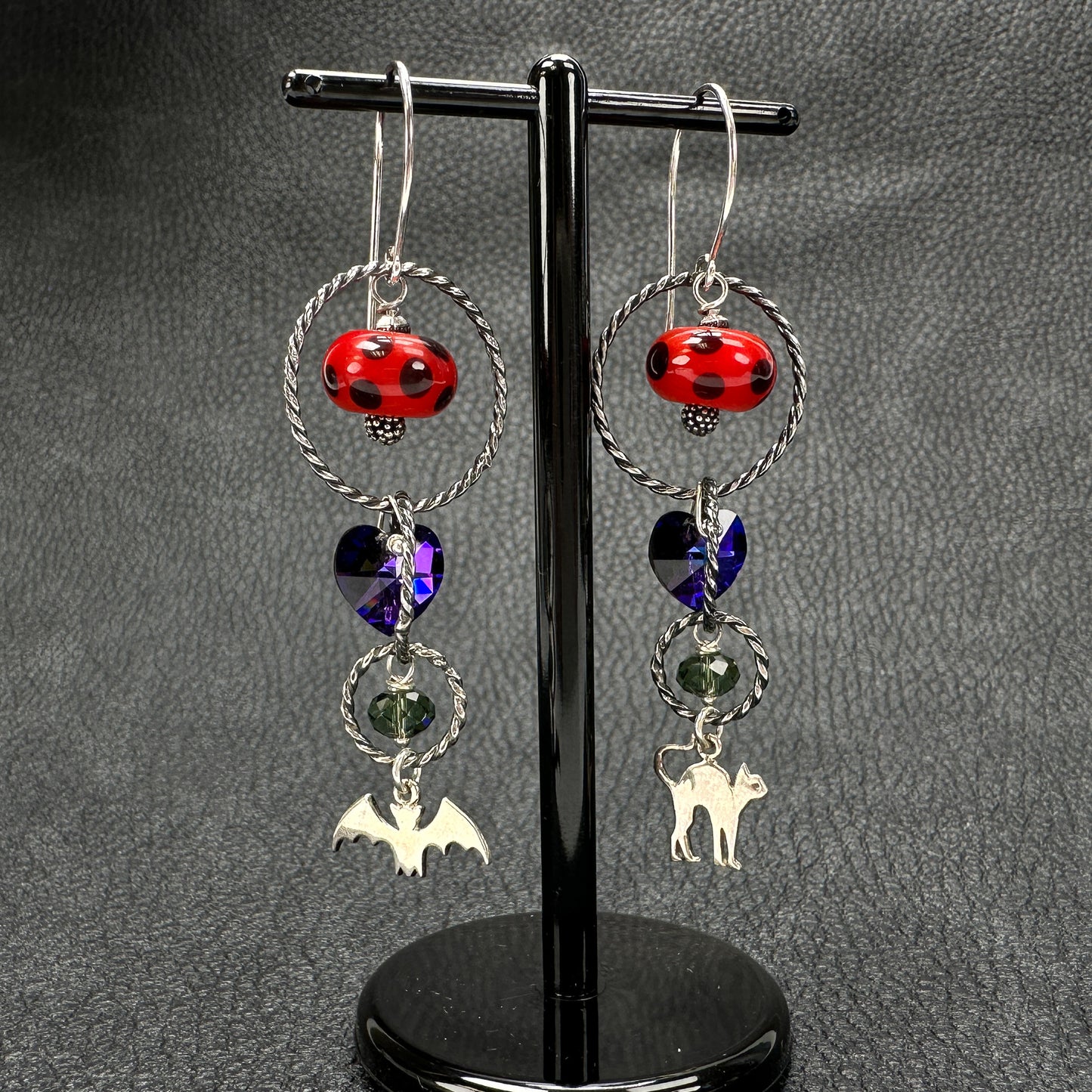 Even MORE Halloween Earrings - 1 pair (J283)