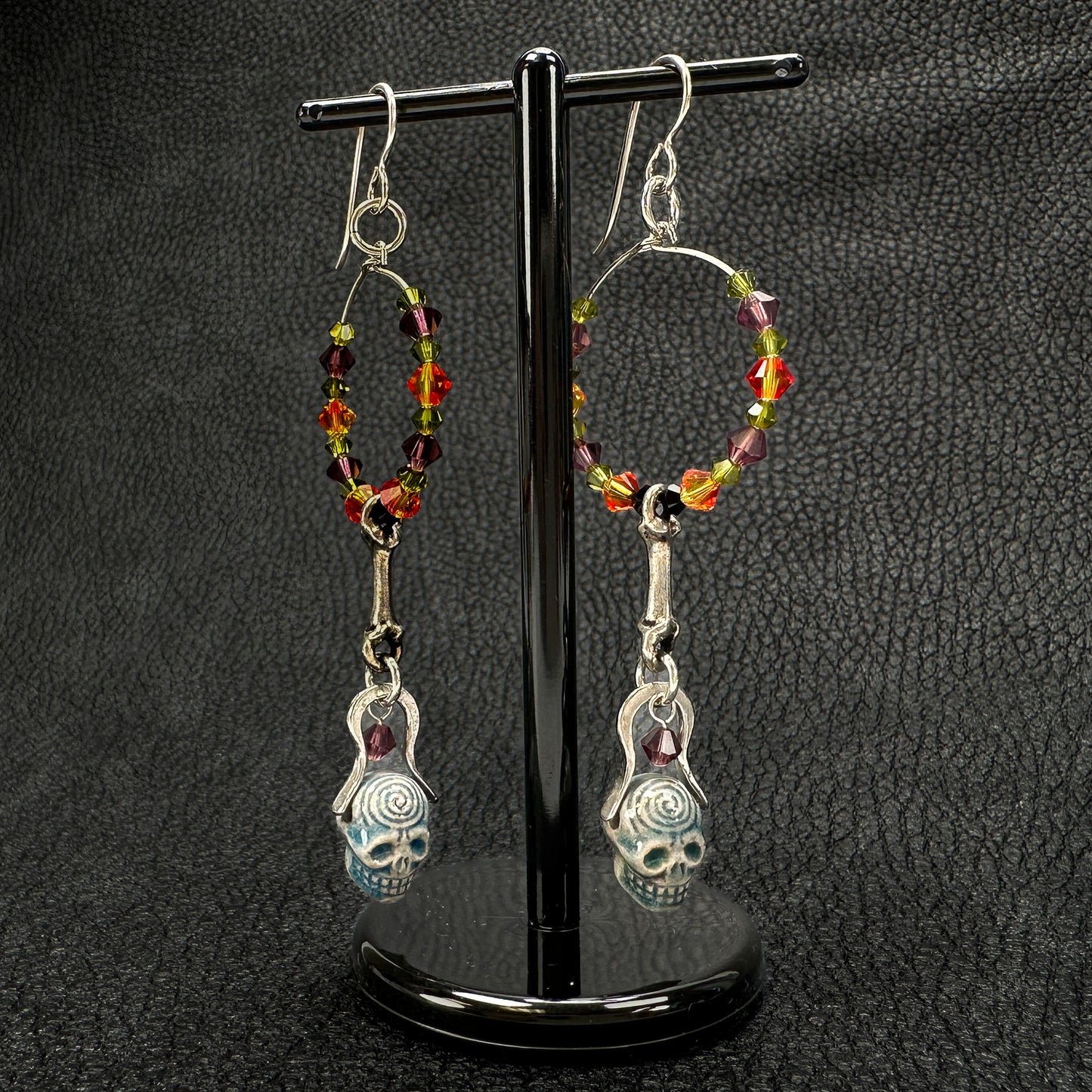 Even MORE Halloween Earrings - 1 pair (J283)