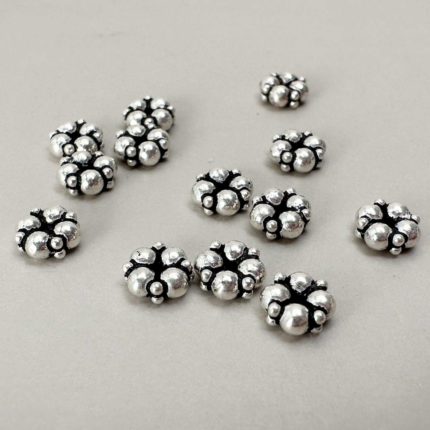 Berry Sweet Spacer Bead - 1 pc. (M833)