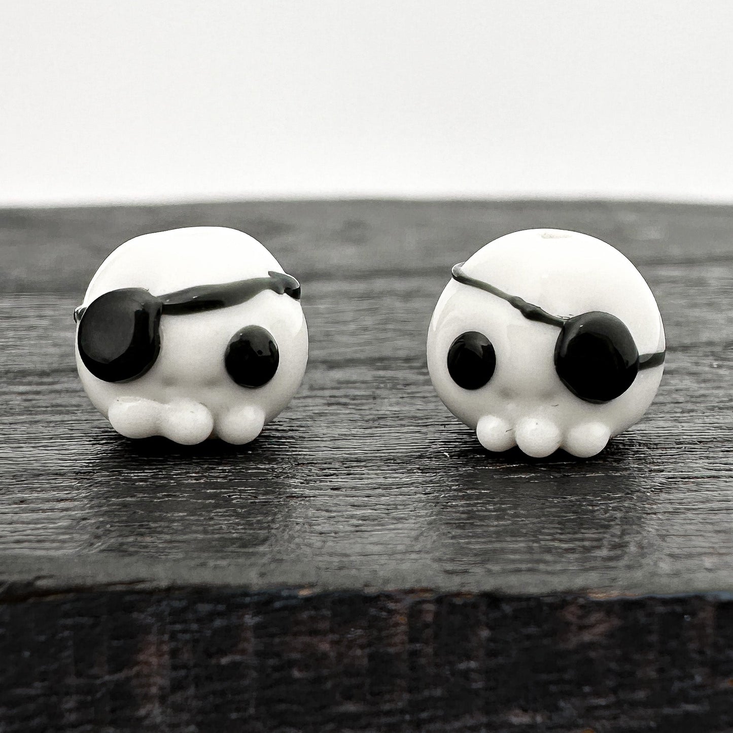 Chibi Handmade Glass Beads - Skull with Eye Patch (LB291)