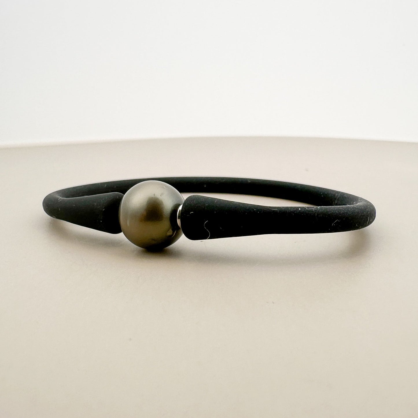 Midnight Tide Tahitian Pearl Silicone Bracelet (J243)