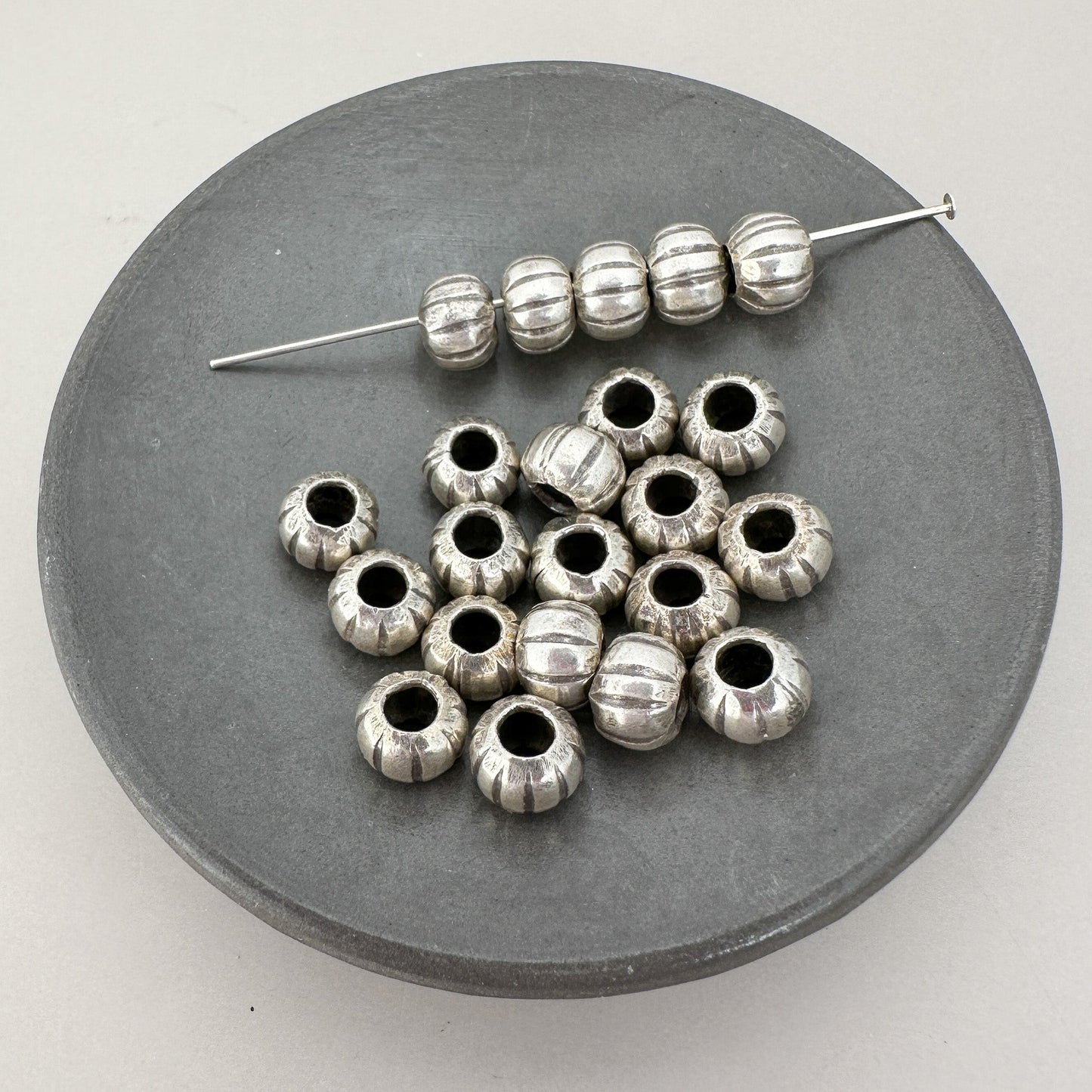 Pod 6.5mm Thai Silver Bead - 1 pc. (M1082)