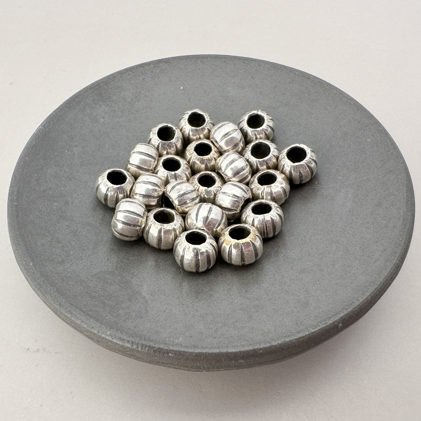 Pod 6.5mm Thai Silver Bead - 1 pc. (M1082)